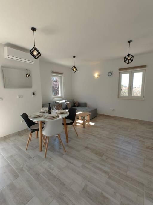 Apartment Marija, New 1Bd Apt With Free Parking สปลิท ภายนอก รูปภาพ